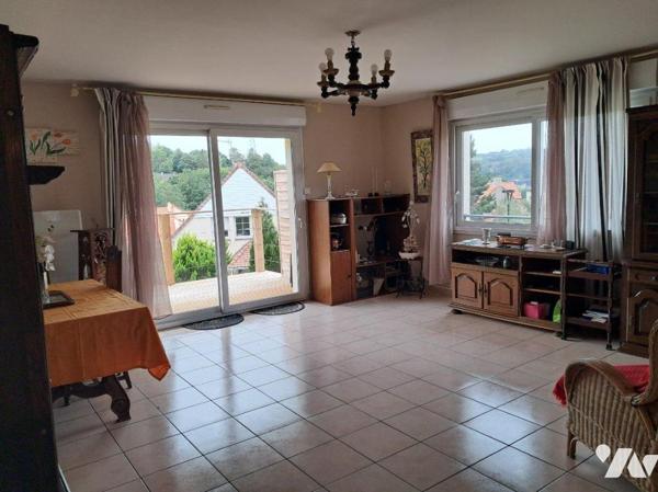 A VENDRE EXCLUSIVITE  BEL APPARTEMENT AVEC TERRASSE, JARDINET, PLACE DE PARKING,RESIDENCE SECURISEE 