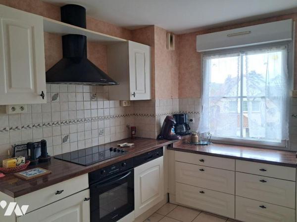 A VENDRE EXCLUSIVITE  BEL APPARTEMENT AVEC TERRASSE, JARDINET, PLACE DE PARKING,RESIDENCE SECURISEE 