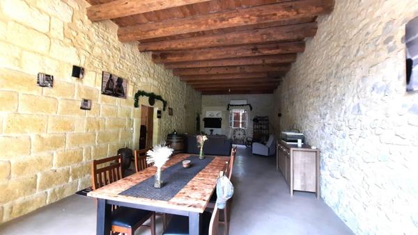 Maison à vendre  9 pièces - 342 m2 GALLARGUES LE MONTUEUX - 30