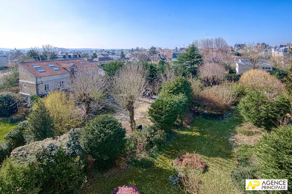 Le Chesnay limite Versailles Rive-Droite Appartement 7 pièces 271 m² carrez situé au 3ème étage d'un immeuble Haussmannien avec ascenseur, cave et jardin partagé €2 360 000 ** - Référence 27023