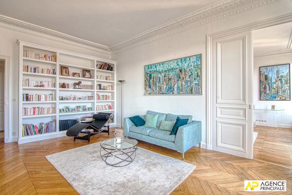 Le Chesnay limite Versailles Rive-Droite Appartement 7 pièces 271 m² carrez situé au 3ème étage d'un immeuble Haussmannien avec ascenseur, cave et jardin partagé €2 360 000 ** - Référence 27023