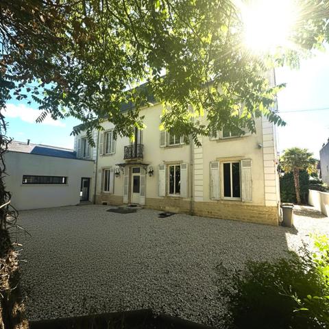 Maison
                                                                                                                                                                                                                                                                                                                        9 pièce(s)                                                                                                                                                                                                          4 chambre(s)                                                                                                                                                                                                          290  m²
