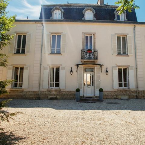 Maison
                                                                                                                                                                                                                                                                                                                        9 pièce(s)                                                                                                                                                                                                          4 chambre(s)                                                                                                                                                                                                          290  m²