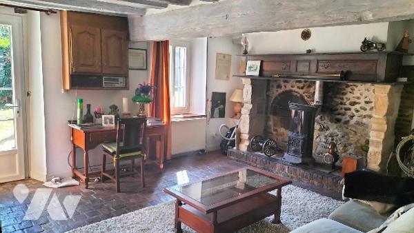 L'étude notariale vous propose en exclusivité cette fermette située toute proche de Courtenay (45)