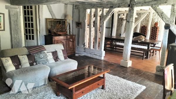 L'étude notariale vous propose en exclusivité cette fermette située toute proche de Courtenay (45)