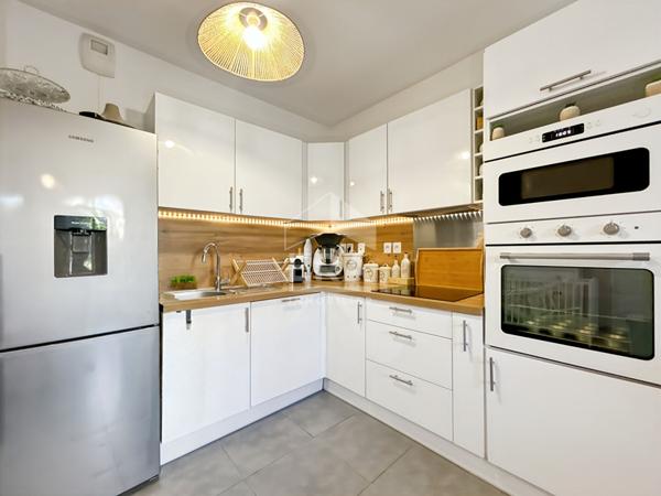 Appartement Type 3 pièces 58 m2 Terrasse 13014 Marseille