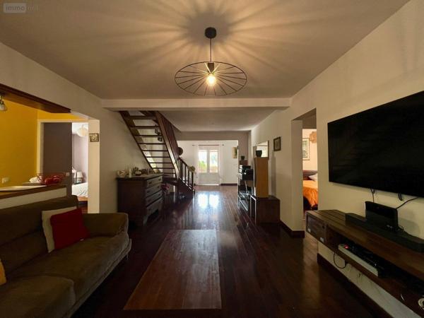 Villa à vendre à Saint-Denis à la Réunion (97400), ref : 97405/202   
Le Brûlé