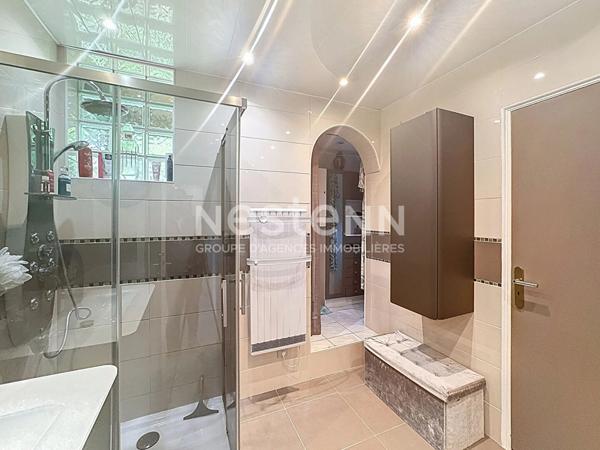 Maison 5 pièces 4 chambres non mitoyenne sur terrain de 247m² sans aucun travaux à prévoir à Chilly-Mazarin proche Morangis