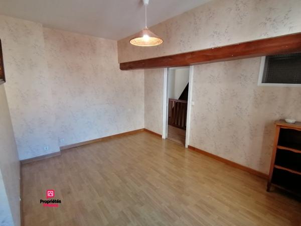 LA FERTE MACE (61600) Maison 3 pièces, 2 chambres , 67 m2 environ . Prix 65 000 honoraires  8,33% inclus à la charge de l'acquéreur, soit 60 000  hors honoraires