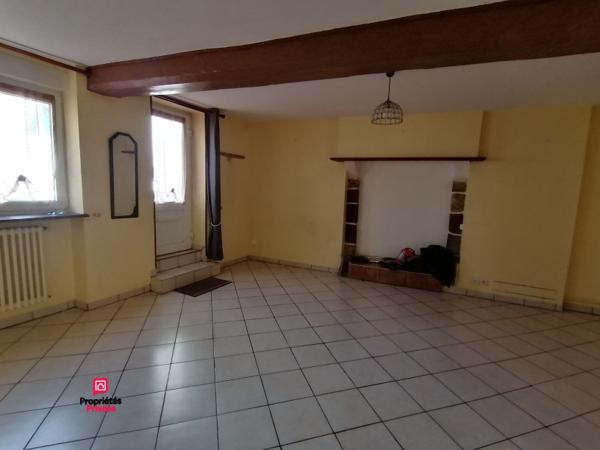 LA FERTE MACE (61600) Maison 3 pièces, 2 chambres , 67 m2 environ . Prix 65 000 honoraires  8,33% inclus à la charge de l'acquéreur, soit 60 000  hors honoraires