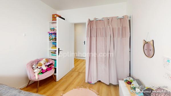 BAISSE DE PRIX POUR CE TRES BEL APPARTEMENT LUMINEUX AVEC 3 CHAMBRES, VUE DEGAGEE ET JARDIN COLLECTIF