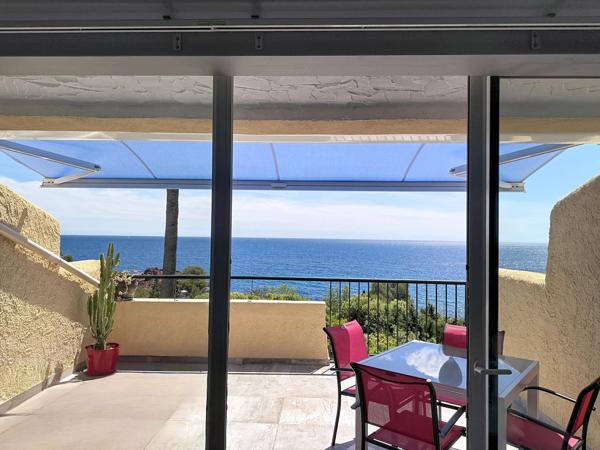 Superbe maison vue mer — Située à Agay dans un lotissement privé avec gardien