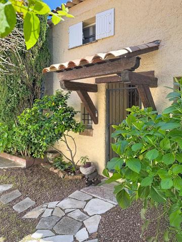 Superbe maison vue mer — Située à Agay dans un lotissement privé avec gardien