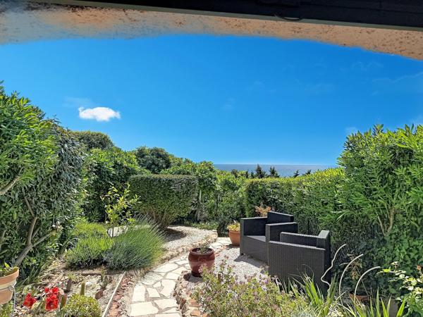 Superbe maison vue mer — Située à Agay dans un lotissement privé avec gardien