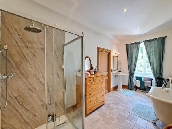 Sublime Gasconne avec 30 ha, piscine et dépendances