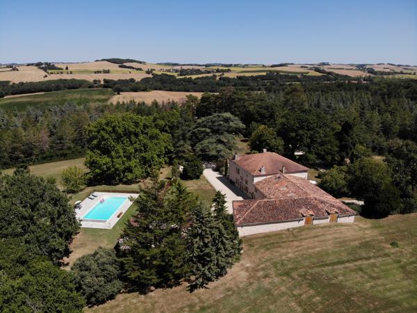 Sublime Gasconne avec 30 ha, piscine et dépendances