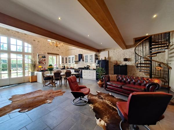 Sublime Gasconne avec 30 ha, piscine et dépendances