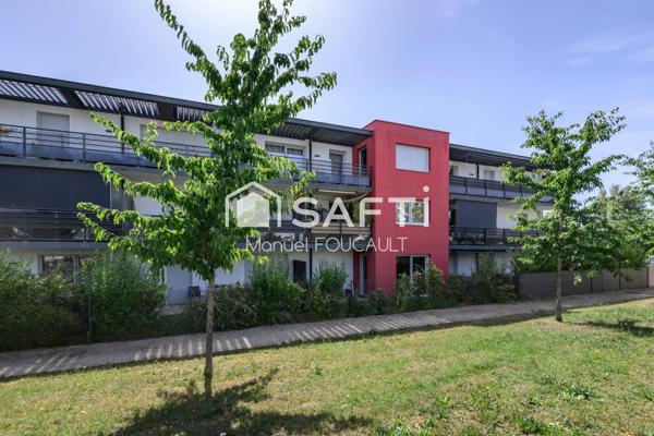 Appartement 3 pièces de 61 m2 en rez de jardin avec sa terrasse de 22 m2, son jardin de 100 m2 et son garage fermé