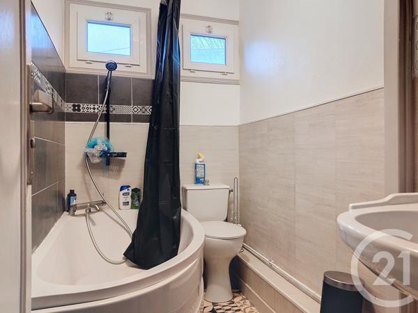 Immeuble à vendre  205 m2 ST ETIENNE DU ROUVRAY - 76