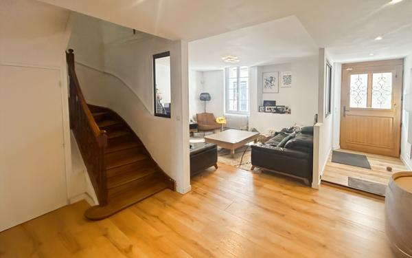 Maison à vendre    7 pièces •  Agen