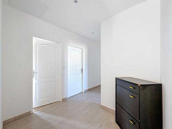 Maison moderne a vendre a LA GARNACHE - 4 chambres, piscine et grand sejour lumineux