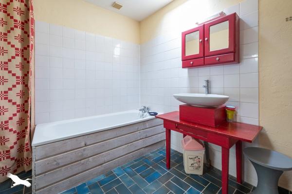 Maison à vendre 244 950 € Saint-Just-Luzac 4 p 150 m² DPE F