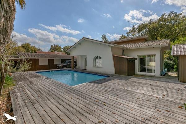 Maison à vendre 795 000 € Arès 5 p 230 m² DPE C