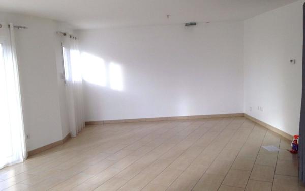 Maison à louer    5 pièces • 176 m2 Cranves-Sales