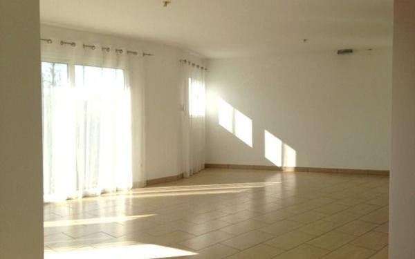 Maison à louer    5 pièces • 176 m2 Cranves-Sales