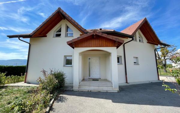 Maison à louer    5 pièces • 176 m2 Cranves-Sales