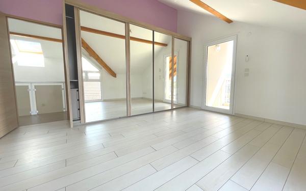 Maison à louer    5 pièces • 176 m2 Cranves-Sales