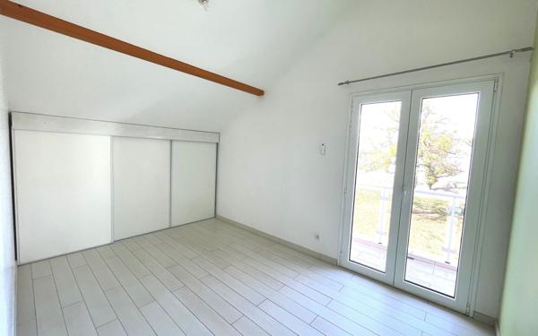 Maison à louer    5 pièces • 176 m2 Cranves-Sales