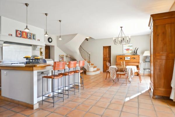 Bastide de caractère de 200 m² avec piscine 1100 m² de terrain, potentiel gîte