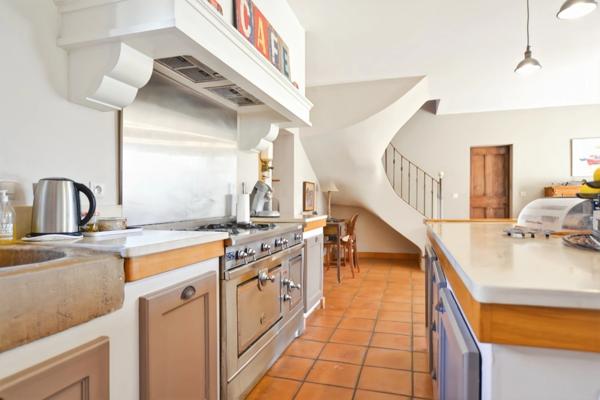 Bastide de caractère de 200 m² avec piscine 1100 m² de terrain, potentiel gîte