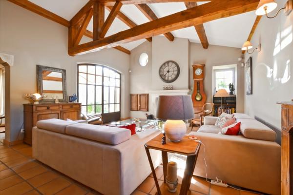 Bastide de caractère de 200 m² avec piscine 1100 m² de terrain, potentiel gîte