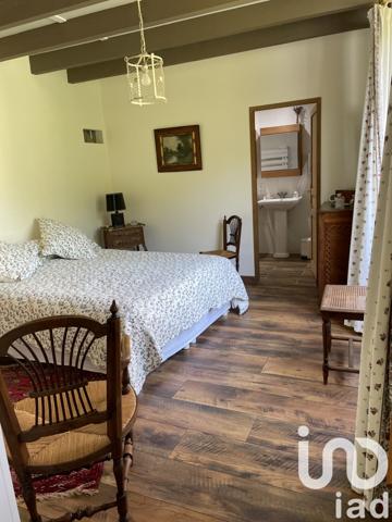 Maison à vendre 10 pièces 300 m² Les Artigues-de-Lussac