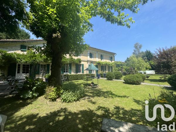 Maison à vendre 10 pièces 300 m² Les Artigues-de-Lussac