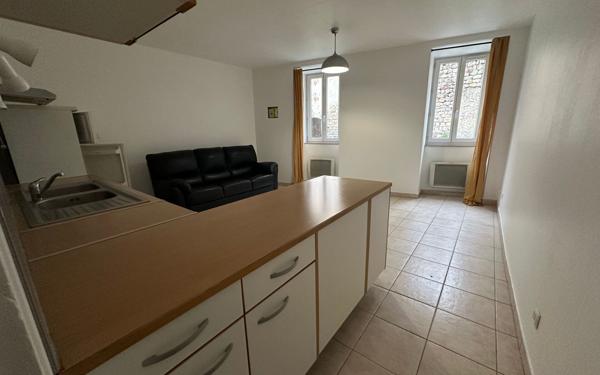 Appartement à louer    3 pièces •  Joyeuse