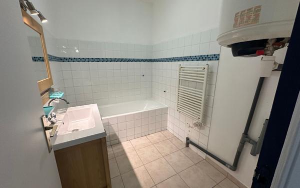 Appartement à louer    3 pièces •  Joyeuse