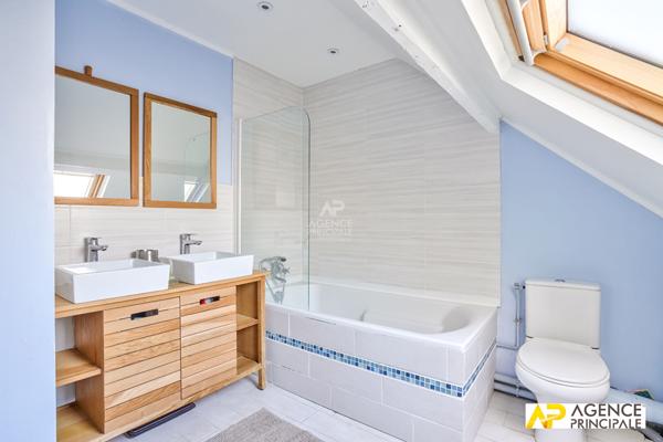 Maison Quartier Saint-Nicolas 104 m2 3 chambres - jardinet 599 000 € ** - Référence 12858