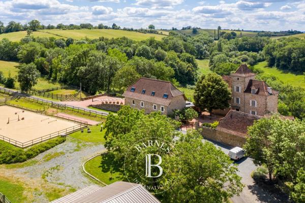 Rodez, Propriété 8 Chambres -  908 m² à vendre