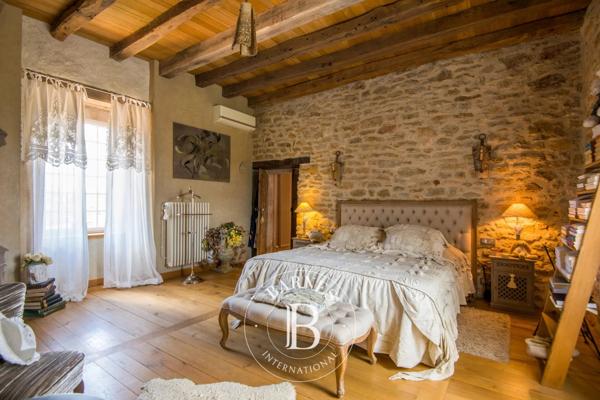 Rodez, Propriété 8 Chambres -  908 m² à vendre