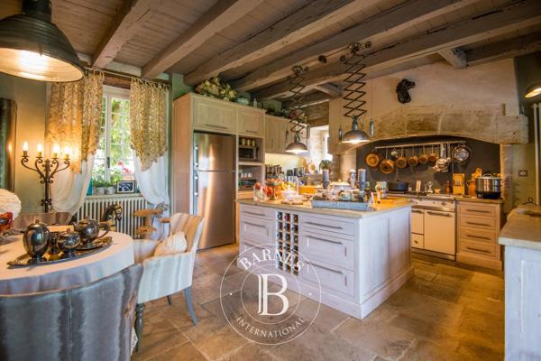 Rodez, Propriété 8 Chambres -  908 m² à vendre
