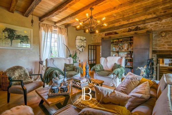 Rodez, Propriété 8 Chambres -  908 m² à vendre