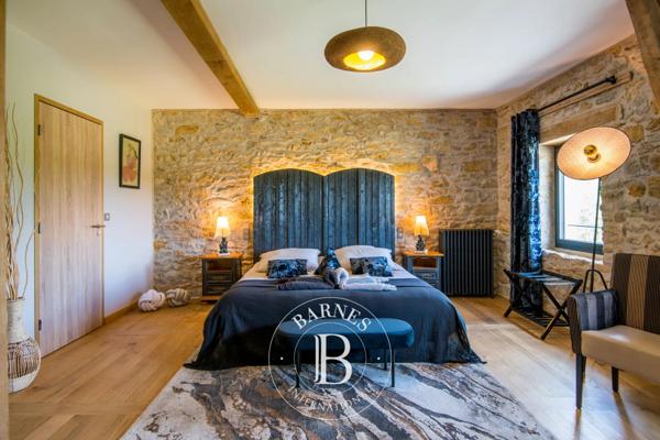 Rodez, Propriété 8 Chambres -  908 m² à vendre