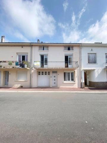 Maison Lacaunaise avec jardin au coeur du village .