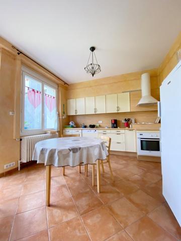 Maison Lacaunaise avec jardin au coeur du village .