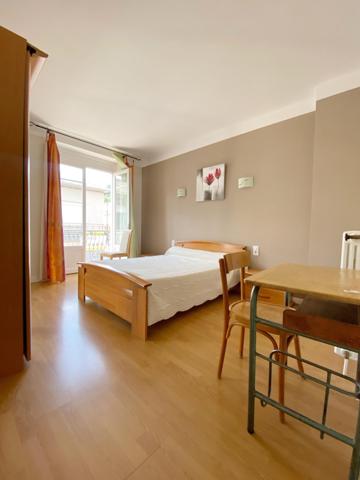 Maison Lacaunaise avec jardin au coeur du village .