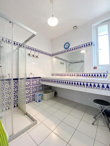 Maison Lacaunaise avec jardin au coeur du village .