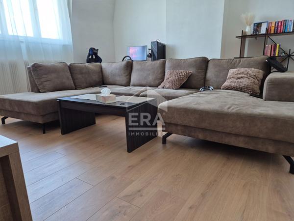 À vendre  Appartement lumineux au dernier étage, proche gare et centre-ville